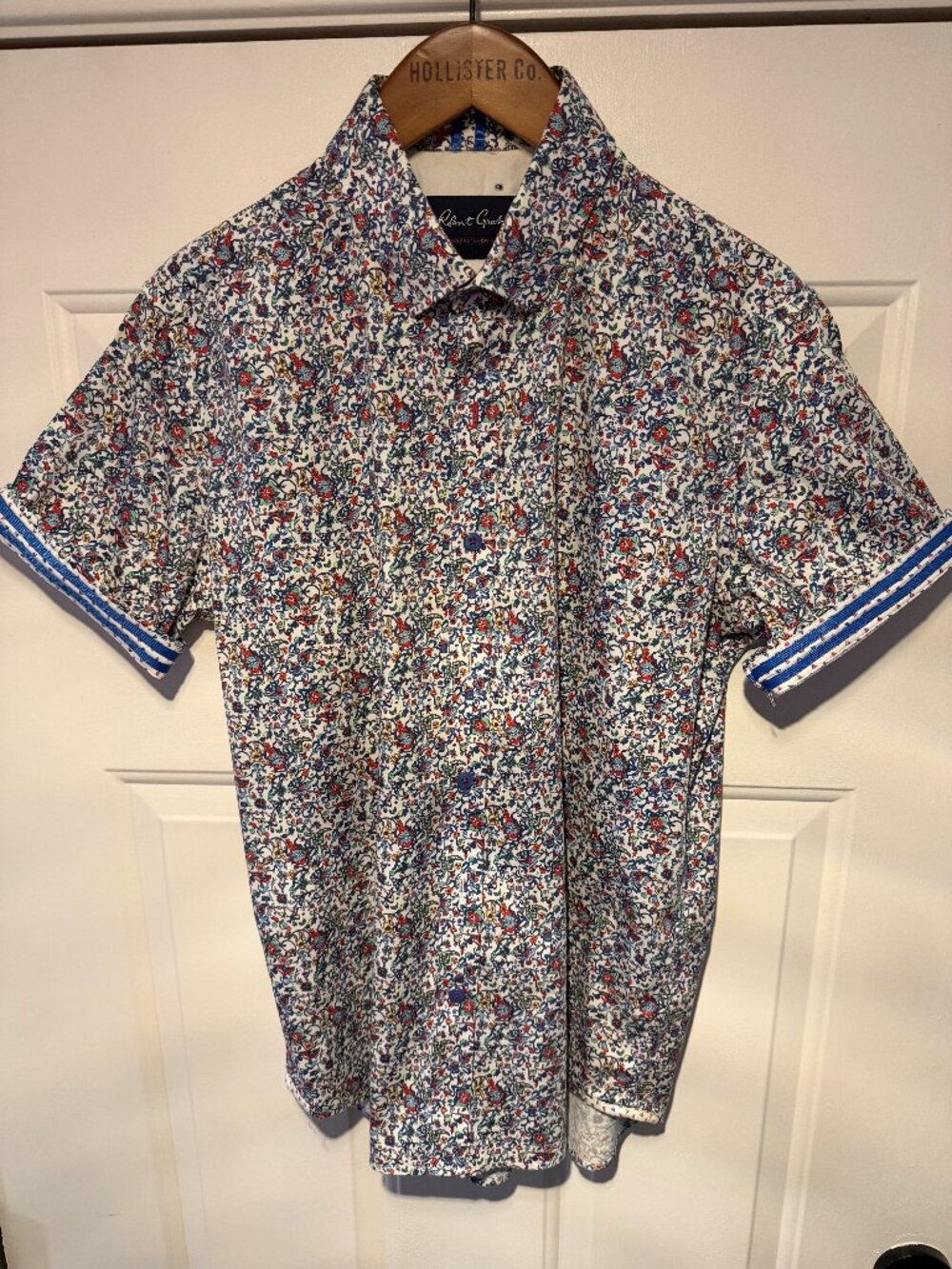 Robert Graham Slim Fit Men's Shirt size large - Like New